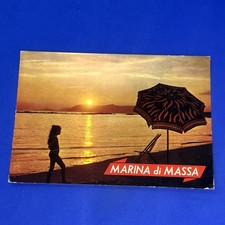 MARINA DI MASSA OMBRELLONE E SEDIA CARTOLINA SOUVENIR