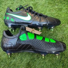 Rare scarpe da calcio Nike