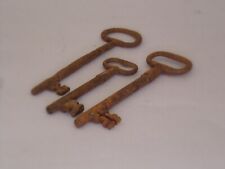 Chiave antica in ferro battuto. Lotto di 3 chiavi per serrature d'epoca. Old Key