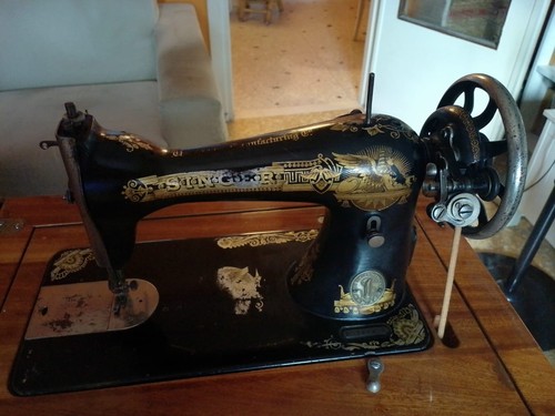 Singer vintage 1914 mobile - singer,