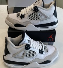 Air Jordan 4 'Military Black'