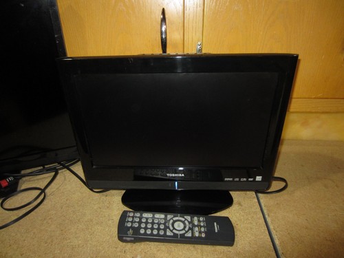 Toshiba 15lv505 lcd - 15.6",
