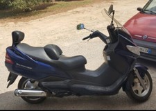 Vendesi Burgman AN 250 non funzionante per pezzi di ricambio euro 200  più passa