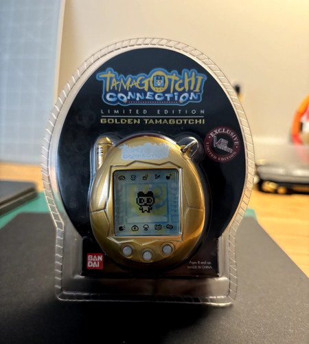 Gold tamagotchi connection - gold,