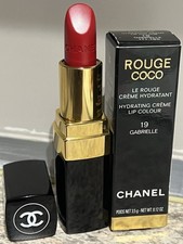CHANEL ROUGE À LÈVRES 19