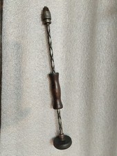 Antico trapano manuale con