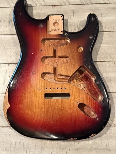 Corpo stratocaster fender road - corpo,