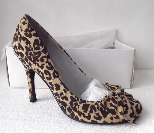 Scarpe corte nuove con
