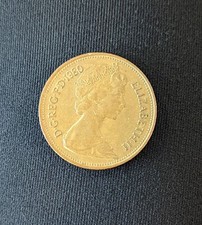 Moneta nuova pence 2p - "nuova, pence"