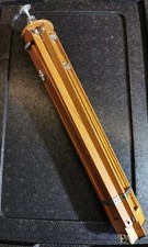 Antico treppiede in legno anni