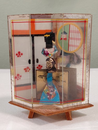 Bambola geisha giapponese