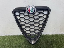 GRIGLIA SCUDO NIDO D'APE ALFA