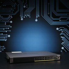 Switch PoE+ gestito NetGear M4300-28G-PoE+ // 24x GbE, 2x 10GbE, 2x SFP+