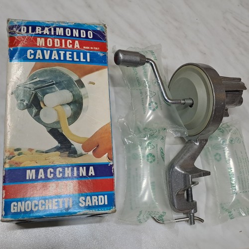 Macchina per cavatelli - , e