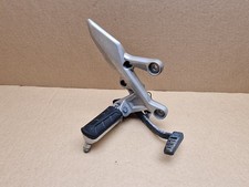 Pedana poggiapiedi anteriore