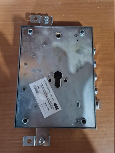 Serratura per porta portone - per,