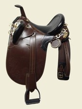 Sella per cavalli in pelle con