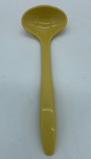 TUPPERWARE VINTAGE 5 1/2"