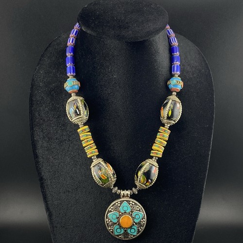 Collana etnica pendente