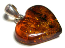 Ambra baltica naturale PENDENTE ,, CUORE ''
