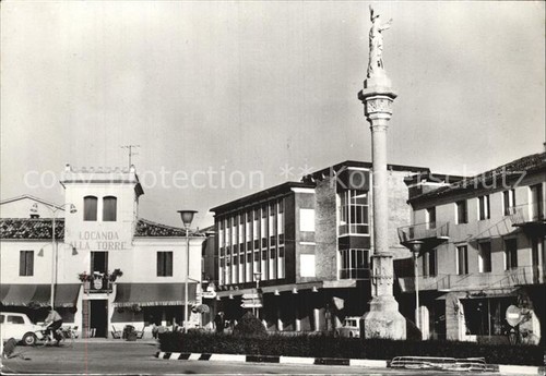 One fonte piazza monumento - fonte,