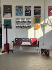 Panca & appendiabiti Design  45 di Sottsass per Olivetti Synthesis, anni '70