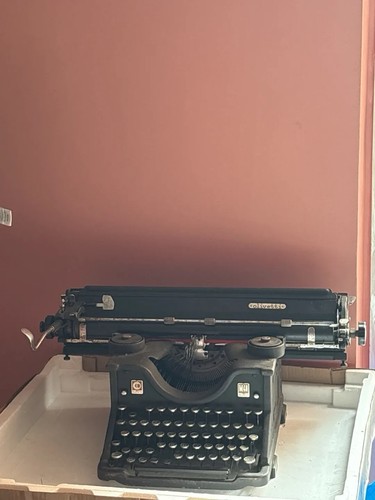 Olivetti macchina scrivere - da,