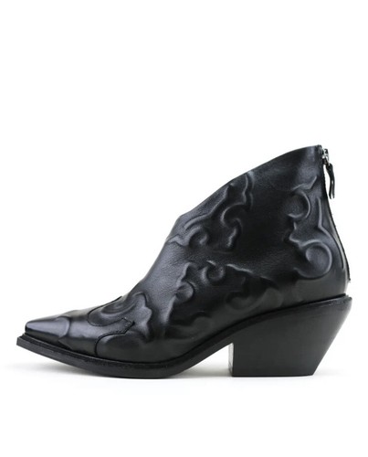 Vic matie black embossed - matie,