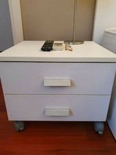 comodino in legno bianco, 2 cassetti, maniglia acciaio satinato