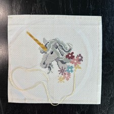 Ricamo punto croce unicorno -