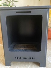 Caminetto a bioetanolo. Capacità massima combustibile 0.9 L .Fiamma fino a 3 ore