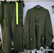 FELPA CON CAPPUCCIO E