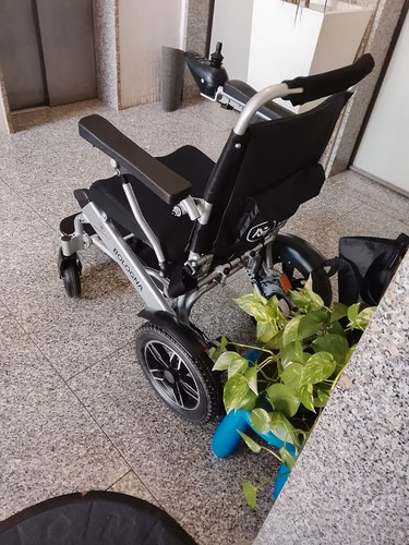 Carrozzina elettrica medical - carrozzina,