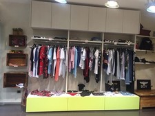 PREZZI TRATTABILI arredamento negozio usato in ottimo stato 