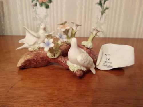 Capodimonte colombe su - -,