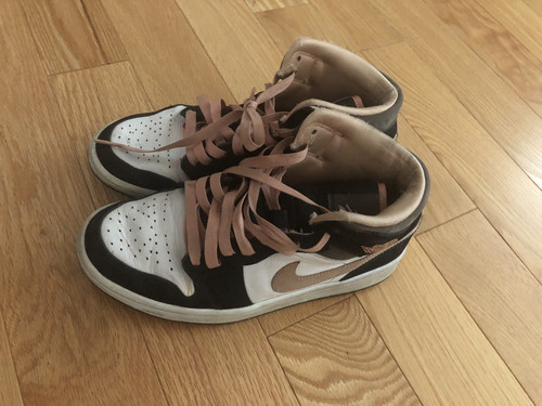 Nike air jordan mid - air,