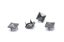 150pz misura 1,2cm borchie sfuse a piramide con 4 alette colore canna di fucile