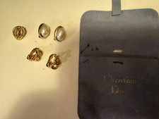 ORECCHINI E POCHETTE CHRISTIAN