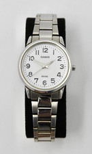 CASIO - WR 50M - 5 BAR - 1330 LTP 1303