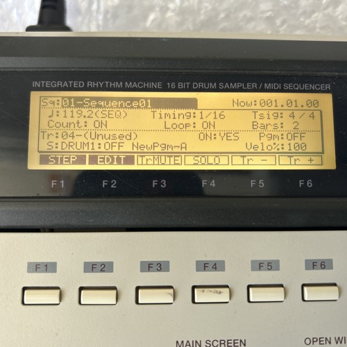 Akai mpc 2000 - mpc,