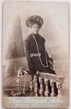 Splendida Signora, Cappello