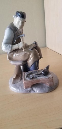 Figurina calzolaio vintage
