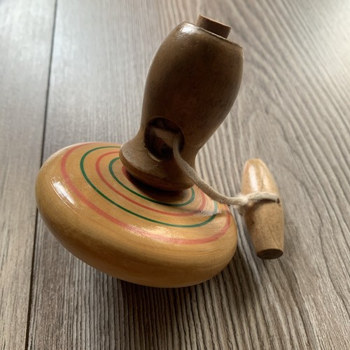 Trottola legno con - in, legno.