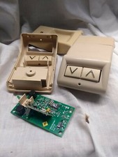 STANNAH - 2 TELECOMANDI MONTASCALE PLL433 - UNO FUNZIONANTE ALTRO PER RICAMBI