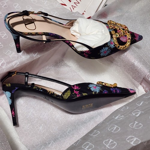 Nuove decolte spillo con - nuove,