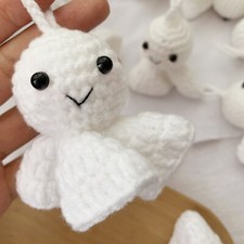 Simpatica bambola ornamento