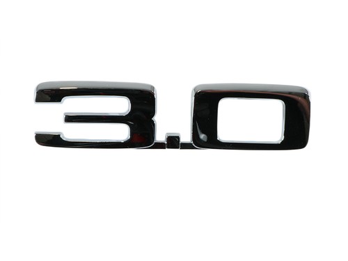 Emblema cromato scritta logo