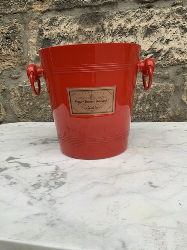 Veuve clicquot champagne - veuve,