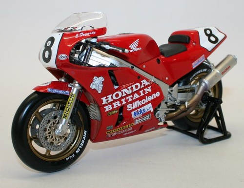 Modellino univ hobbies scala - univ,