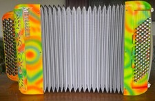 fisarmonica Mengascini varietèe in 4^ con doppio basson accordatura americana 